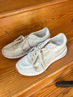 Reebok Cream Lace-Up Casual Sneakers